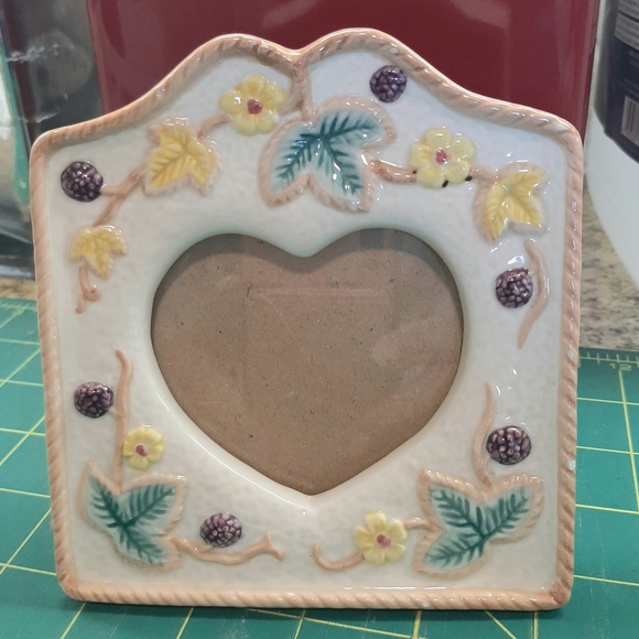 1991 Terragrafics Other - Cream and Green Heart Picture Frame with Floral Accents